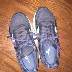 mizuno running shoes!!